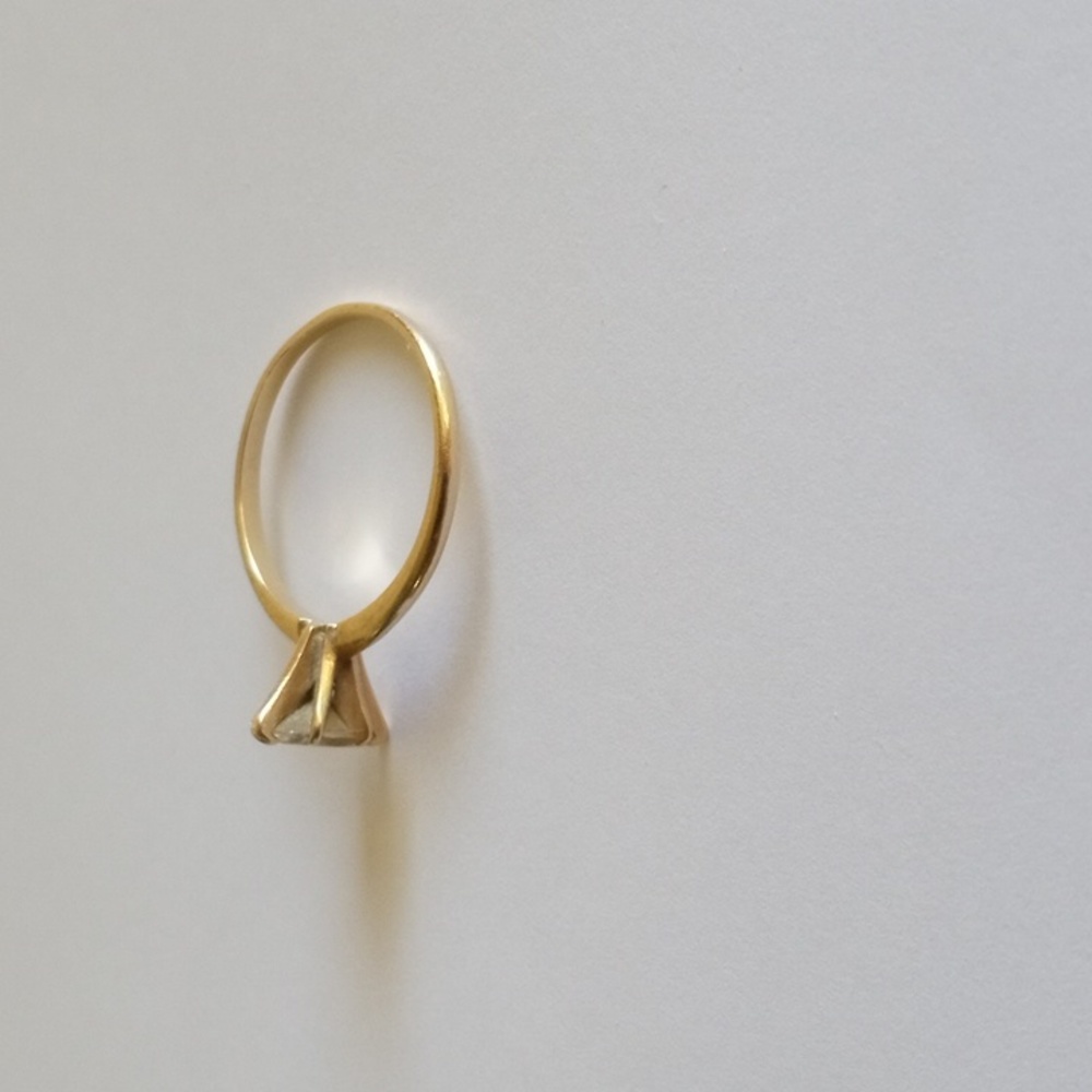 On hold. 14K Diamond ring - Picture 3 of 6
